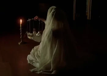 10 celebridades que vivieron en casas embrujadas