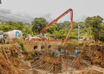 Avanza el mejoramiento vial en Hacienda La Labor, Ahuachapán
