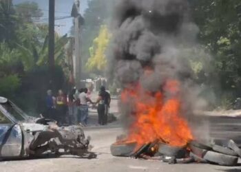 Al menos 28 muertos en suburbio de Haití, residentes apoyan a la policía contra pandillas