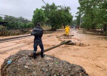 Tormenta tropical Sara empapa la costa norte de Honduras; advierten sobre inundaciones y deslaves