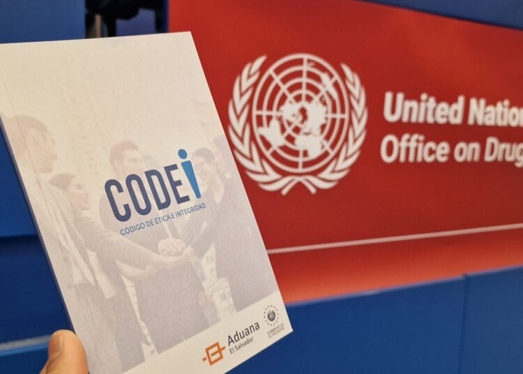 Director de Aduanas presenta Código de Ética e Integridad ante la oficina de Naciones Unidas contra la Droga y el Delito