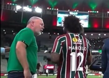 (VIDEO) Marcelo iba a entrar en Fluminense, pero le dijo algo a su DT, que se enojó lo empujó y lo mandó a sentarse