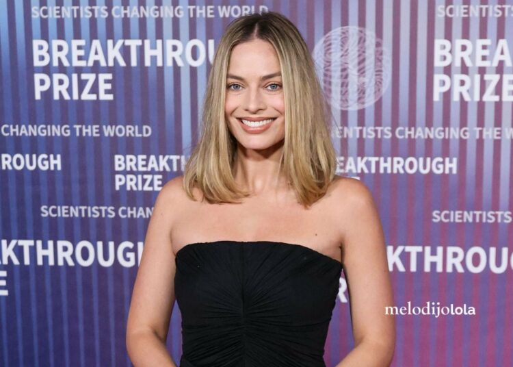 Margot Robbie está ‘disfrutando de la maternidad’