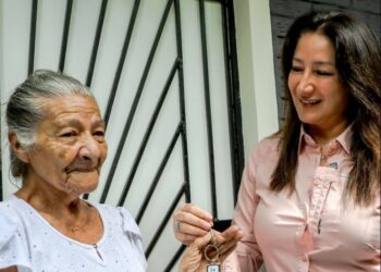 Ministerio de Vivienda entrega casas recuperadas en urbanización Las Margaritas, de Soyapango