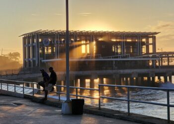 Gobierno inaugura nuevo muelle turístico en el Puerto de la Libertad 