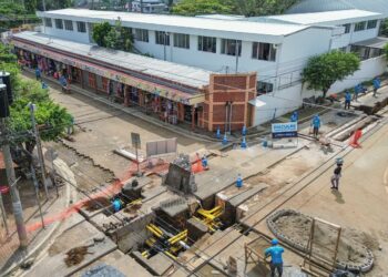 DOM revitaliza el centro histórico y entrega dos centros escolares en Nahuizalco