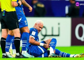 Neymar se volvió a lesionar y apenas pudo jugar media hora en el triunfo de Al-Hilalplay