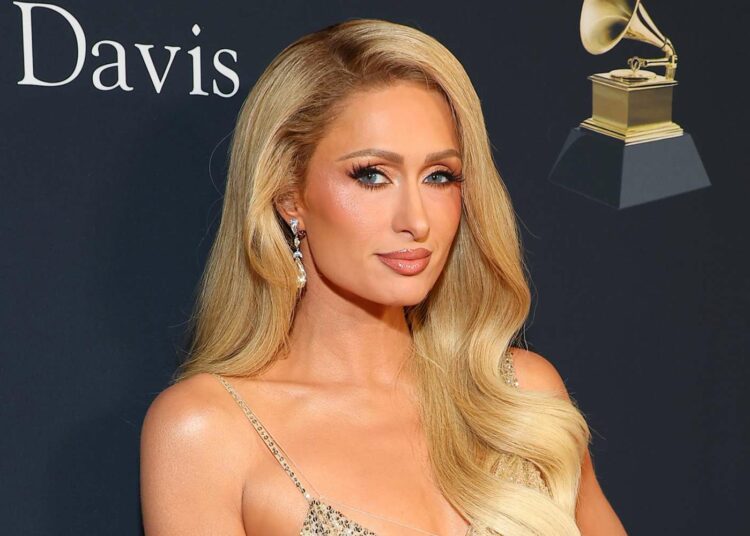 Paris Hilton ‘nunca’ se ha hecho ningún retoque estético