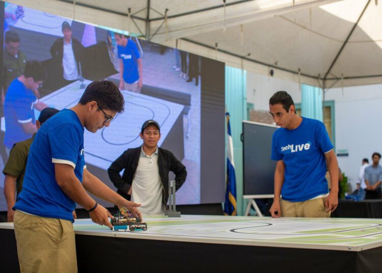 Secretaría de Innovación y MINED realizan Campeonato Nacional de Robótica