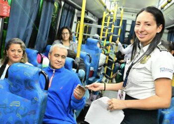 Más de 7 mil salvadoreños acuden al Festival de las Flores, en Guatemala