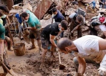 Afectados por la DANA en las “zonas aisladas” de Valencia piden ayuda “desesperadamente”