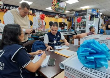 Hasta 500 salarios mínimos en multa para comercios que engañen a compradores en «Viernes Negro»