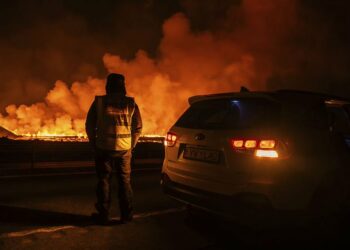 Un volcán de Islandia entra en erupción por séptima vez en un año