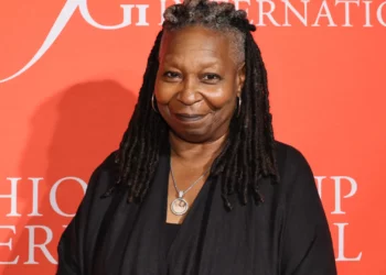 Whoopi Goldberg bromea con que se siente ‘oxidada’ ante su regreso a Broadway