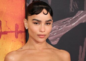 Zoë Kravitz es vista muy sonriente en una fiesta de Halloween tras su ruptura con Channing Tatum