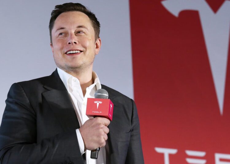 Elon Musk alcanza una fortuna récord de USD 400.000 millones