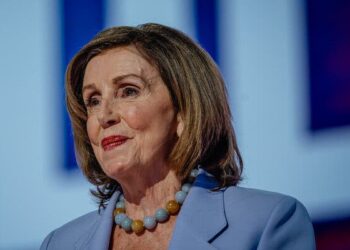 Nancy Pelosi, internada en Luxemburgo por fractura de cadera