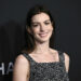 Anne Hathaway está ‘desesperada’ por hacer una película navideña