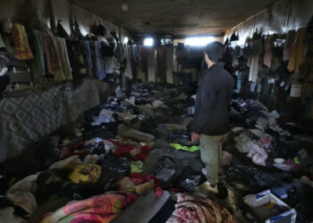 Hallaron 15 cuerpos con signos de tortura en la prisión siria de Sednaya y 40 más en la morgue de un hospital de Damasco