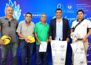 INDES y Mineducyt reconocen a los mejores del fútbol estudiantil