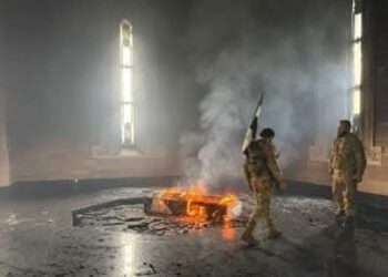 Los rebeldes sirios incendiaron el mausoleo de Hafez Al Assad, padre del depuesto Bashar