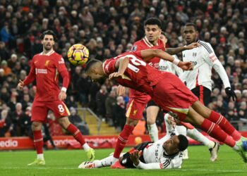 Liverpool sobrevive al Fulham