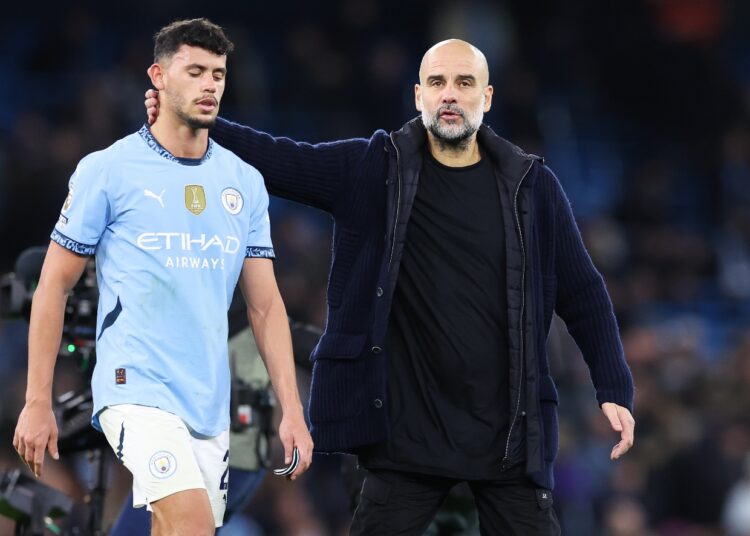 Guardiola y el Manchester City viven un infierno tras caer ante el Manchester United