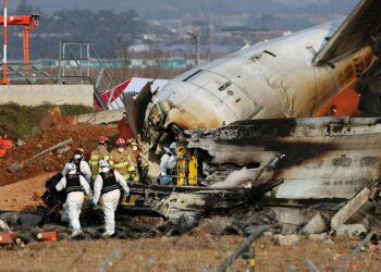 Corea del Sur declara luto de siete días tras accidente aéreo que deja al menos 179 muertos