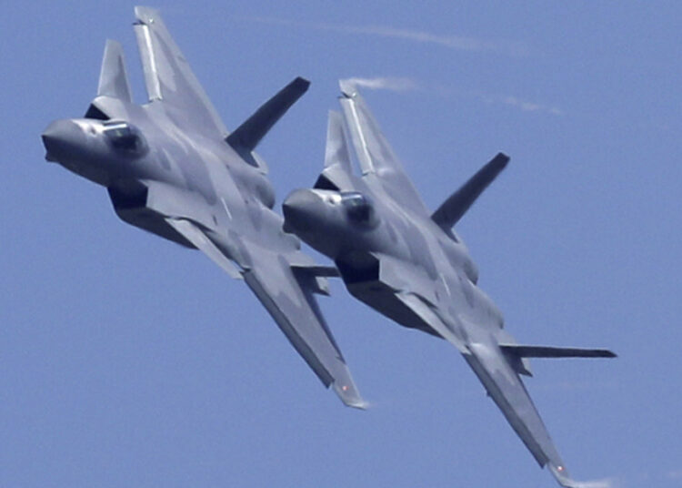 Más de 50 aeronaves y barcos chinos pasan cerca de Taiwán