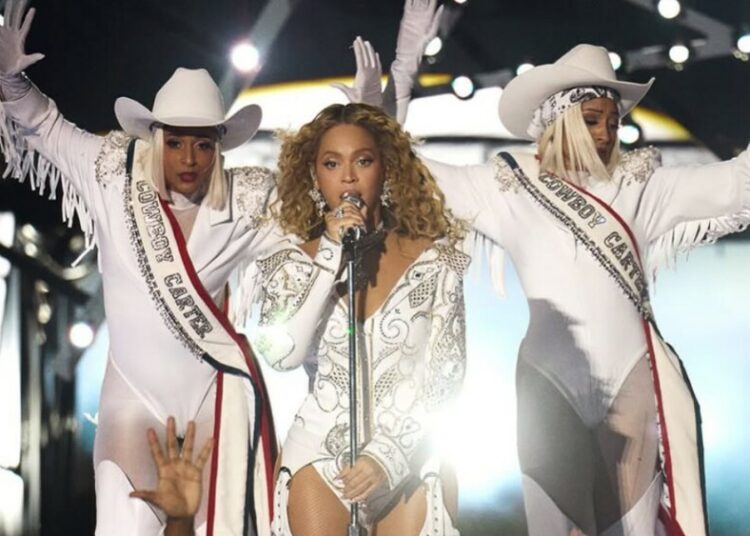 Beyoncé habría cobrado 20 millones de dólares por su actuación en el Medio Tiempo del partido de la NFL entre Baltimore Ravens y los Houston Texans