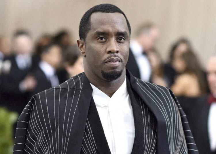 Nueva demanda contra “Diddy” Combs: una mujer lo acusó de haber intentado lanzarla desde el piso 17 de un edificio