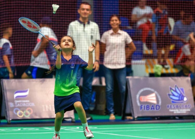 Bádminton clausura el año deportivo con el III Torneo Junior Open Senior