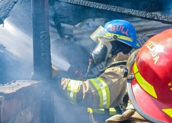 Bomberos sofoca incendio en vivienda de la colonia Santa Marta, de San Salvador