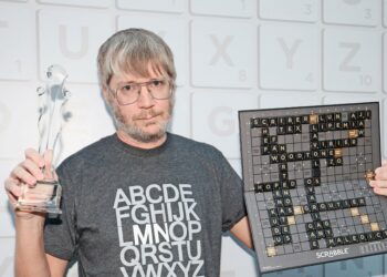 Gana el mundial de Scrabble en español sin hablar el idioma