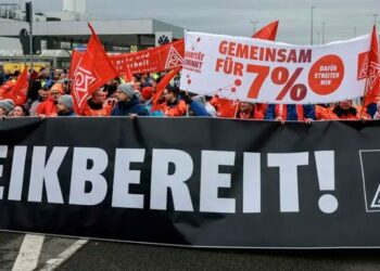 Trabajadores de Volkswagen van a huelga en toda Alemania