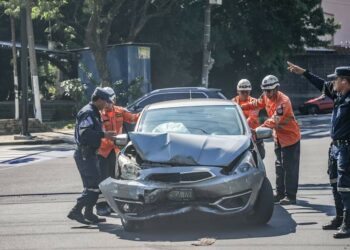 Observatorio revela que distracción al volante es la principal causa de accidentes en carreteras del país