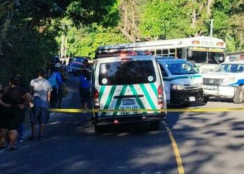 Tres fallecidos y al menos 5 lesionados en accidente de tránsito a la altura de Cuyultitán