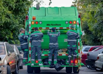 Este día inicia funciones la ANDRES y procede a recoger los desechos sólidos de San Salvador Este