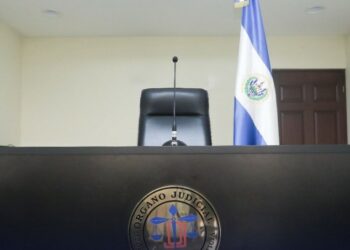 Mujer que amenazó a otra deberá cumplir medidas de alejamiento