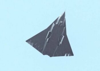 China presentó nuevos aviones de combate futuristas en una exhibición sorpresa