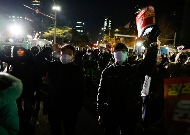 Protestas en Corea del Sur contra la ley marcial decretada por el presidente Yoon Suk Yeol