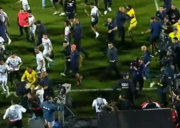 (VIDEOS) Herediano se corona campeón de Costa Rica en una final que terminó en pelea campal con Alajuelense