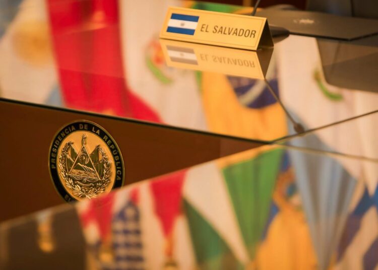 El Salvador proyecta establecer relaciones diplomáticas con 16 nuevos países para 2025
