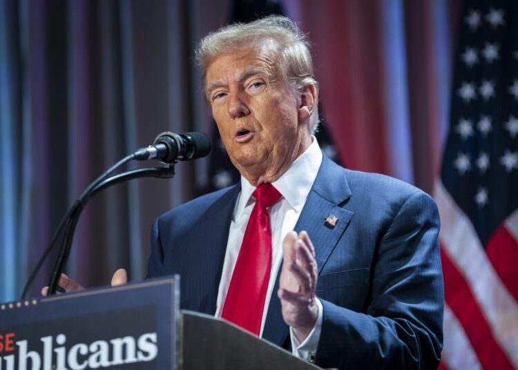 Trump dice que considerará que EE. UU. abandone la OTAN