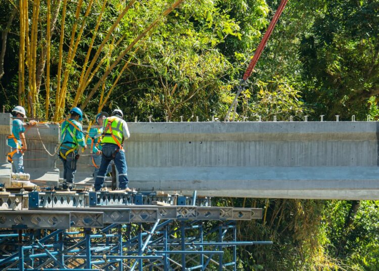 DOM reconstruye paso vehicular en el Caulote, Santo Domingo de Guzmán