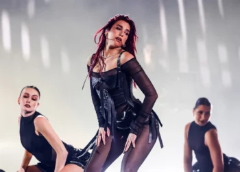 Dua Lipa será la anfitriona de una fiesta de Año Nuevo repleta de estrellas