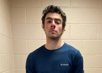 Luigi Mangione fue acusado formalmente de asesinato por la muerte de Brian Thompson, CEO de UnitedHealthcare