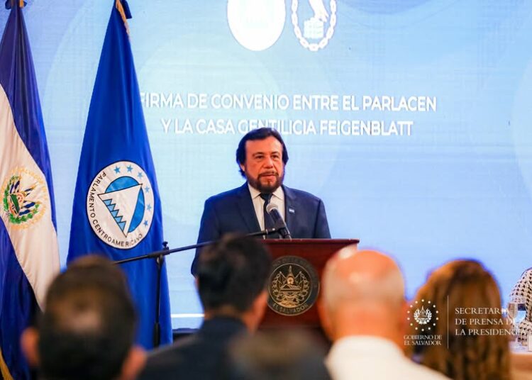 Gobierno participa en firma de convenio educativo para la región centroamericana y República Dominicana