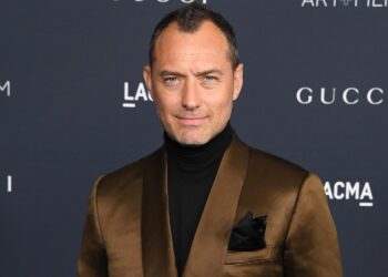 Jude Law se arrepiente de no haber protegido su vida privada