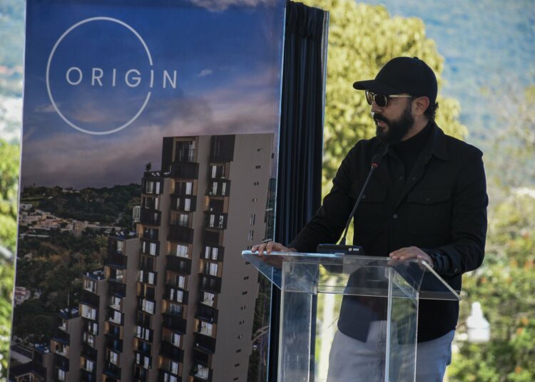 Gobierno participa en colocación de primera piedra de complejo habitacional en Antiguo Cuscatlán